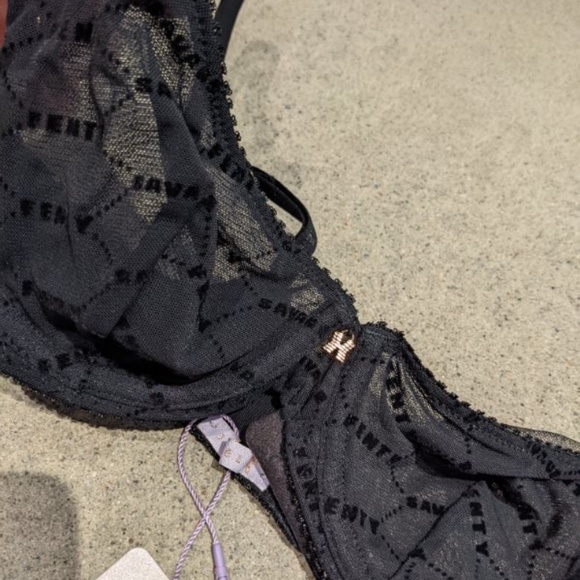 Rihanna Fenty lingerie set - Picture 3 of 5